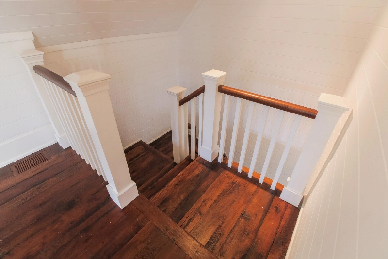 guest-room-staircase-wood-finishing